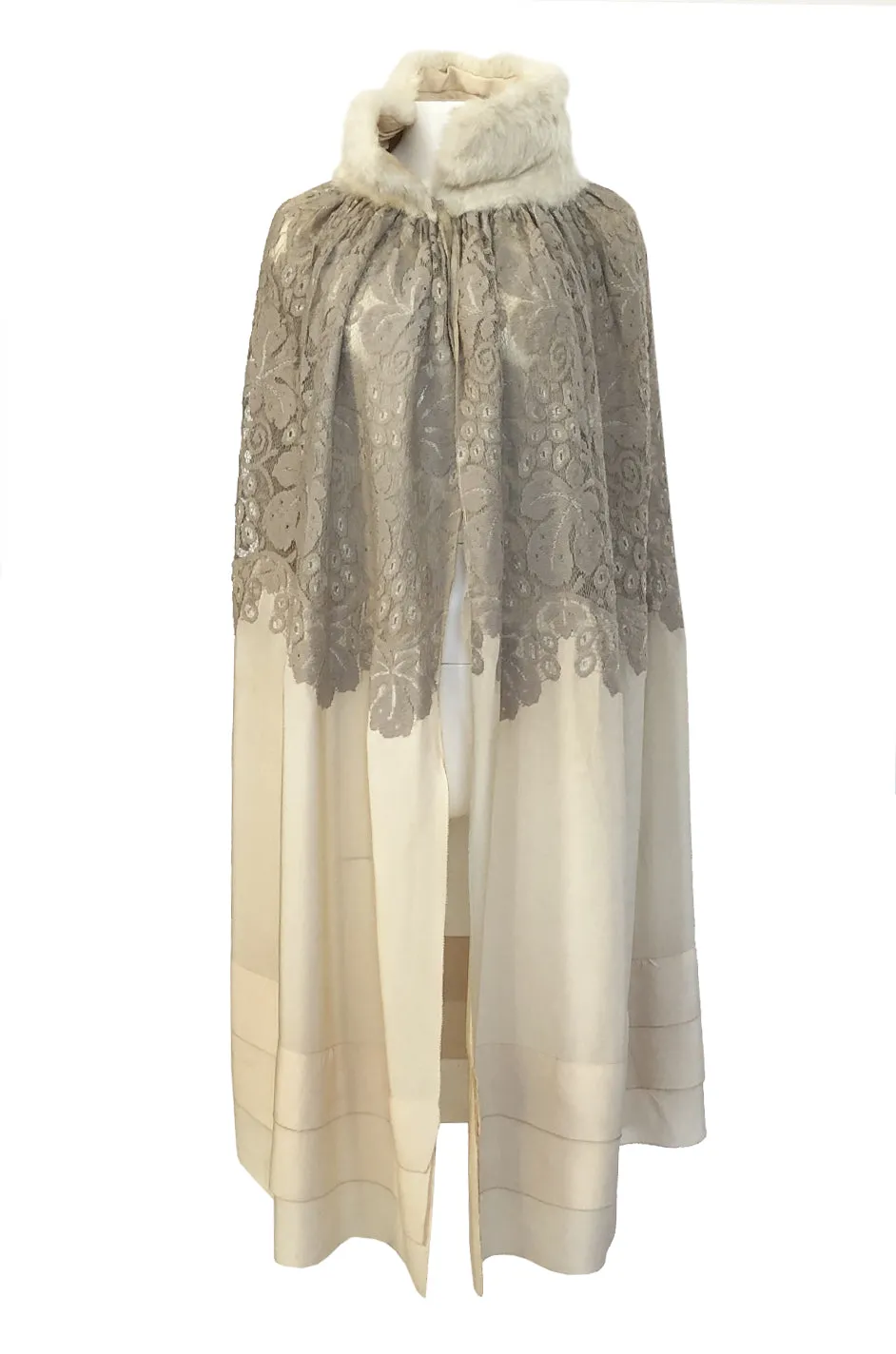 1920s Vogue Company Netted Chenille Lace on Ivory Silk Flapper Cape