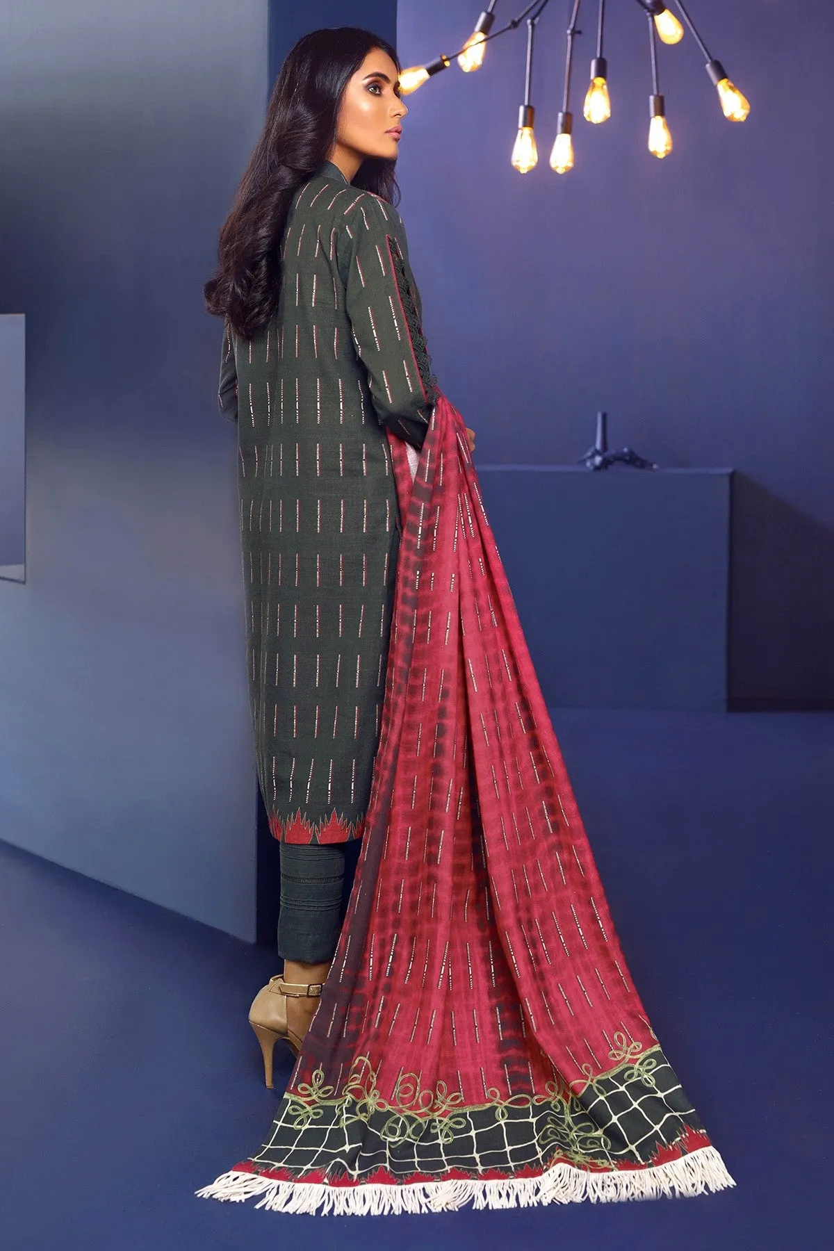 AlKaram Winter Collection – Three Piece Printed Khaddar Suit With Printed Khaddar Dupatta – FW-17-20-Grey