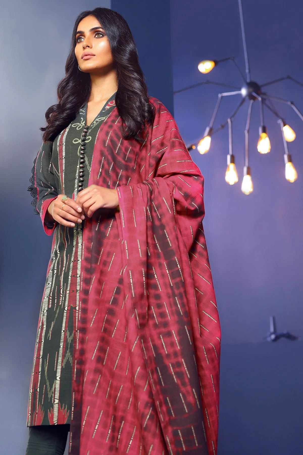 AlKaram Winter Collection – Three Piece Printed Khaddar Suit With Printed Khaddar Dupatta – FW-17-20-Grey