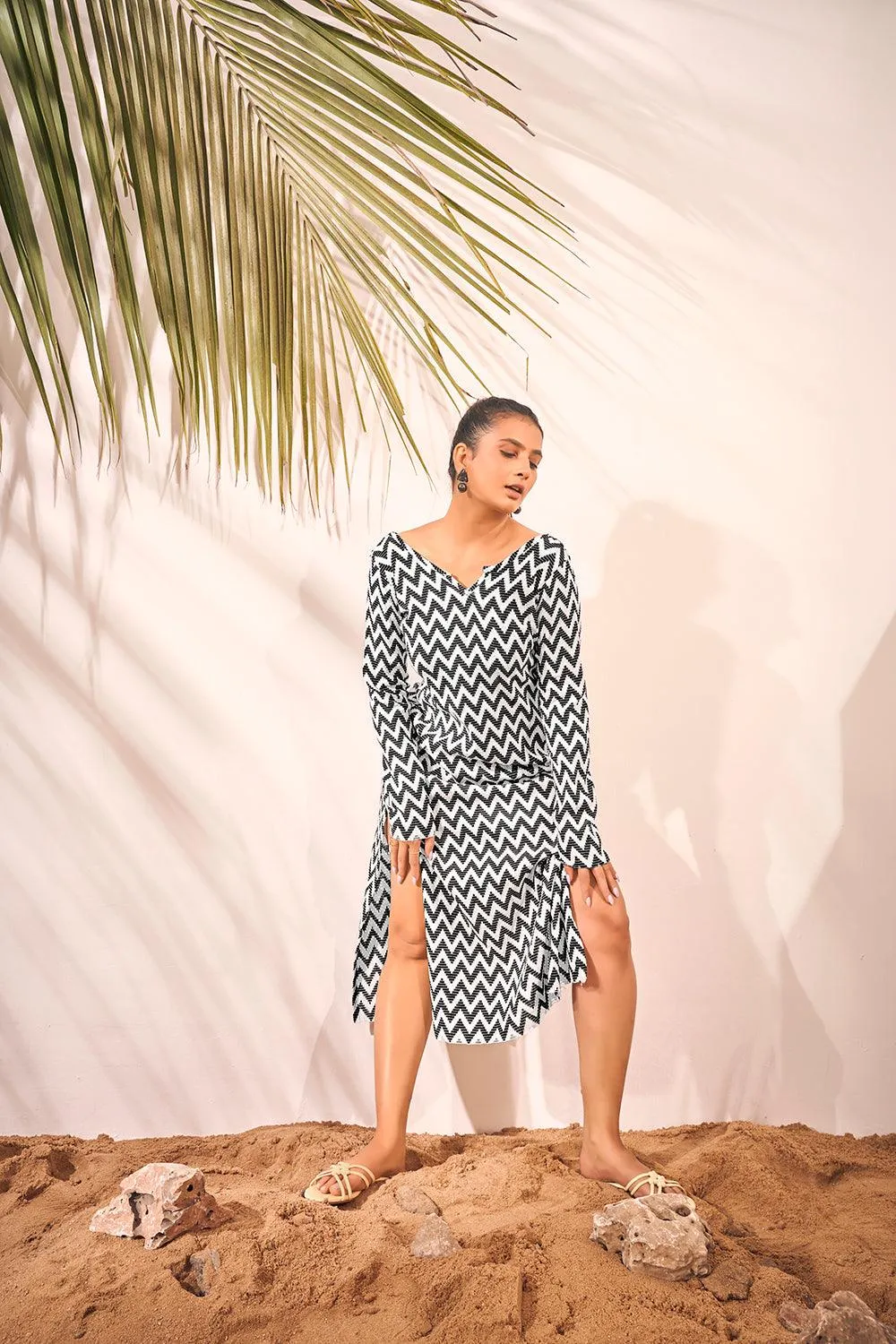 Black and White Zig zag Knitted Beach Wear Midi Dress