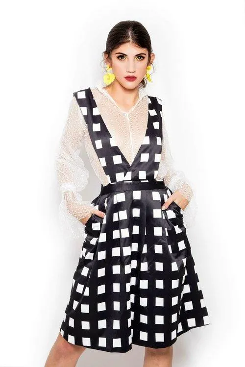 Bold print checkers deep v-cut pinafore dress-Yelin