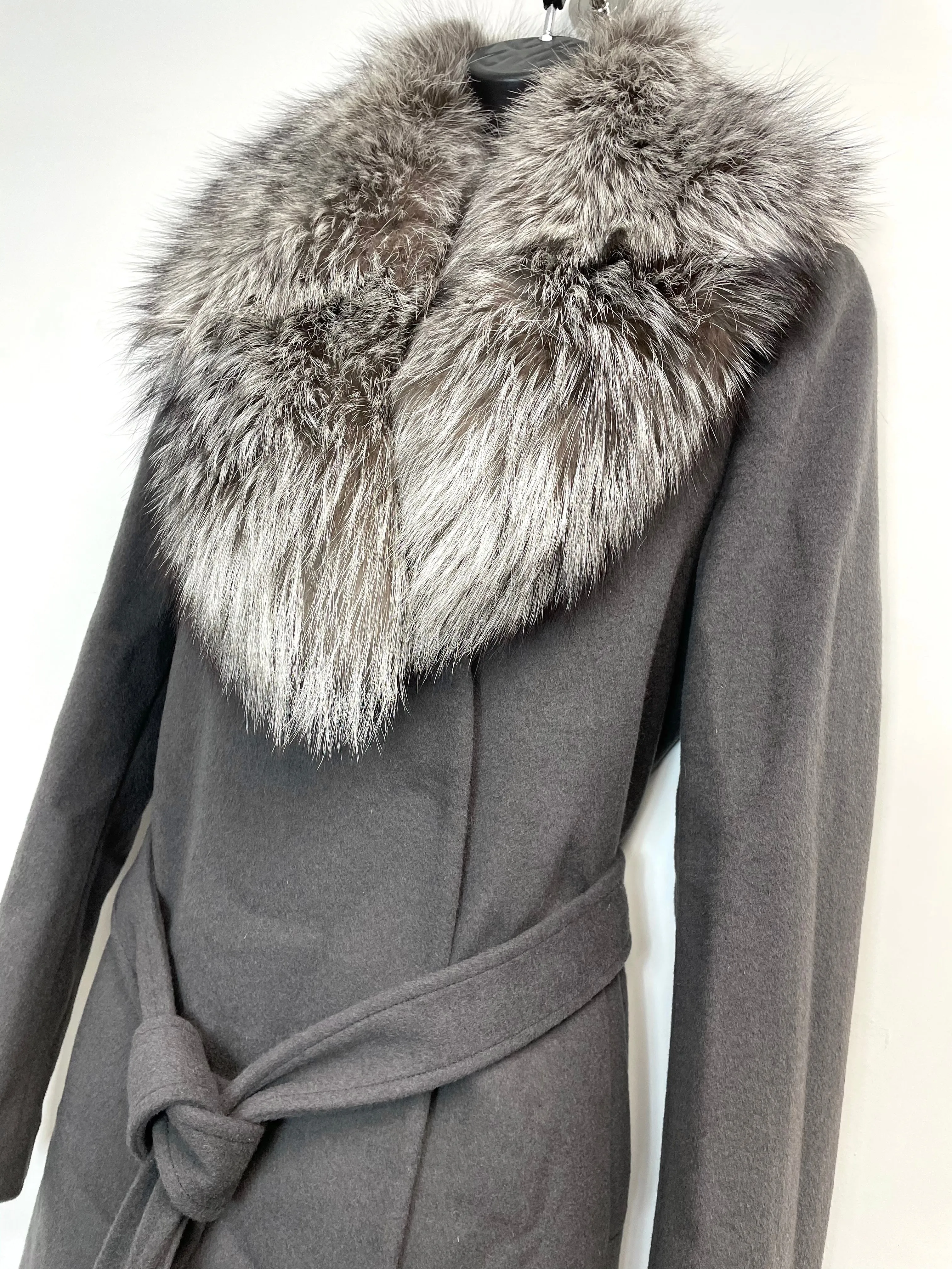 Elie Tahari Grey Women’s Wrap Coat with Genuine Fox Fur Trim M