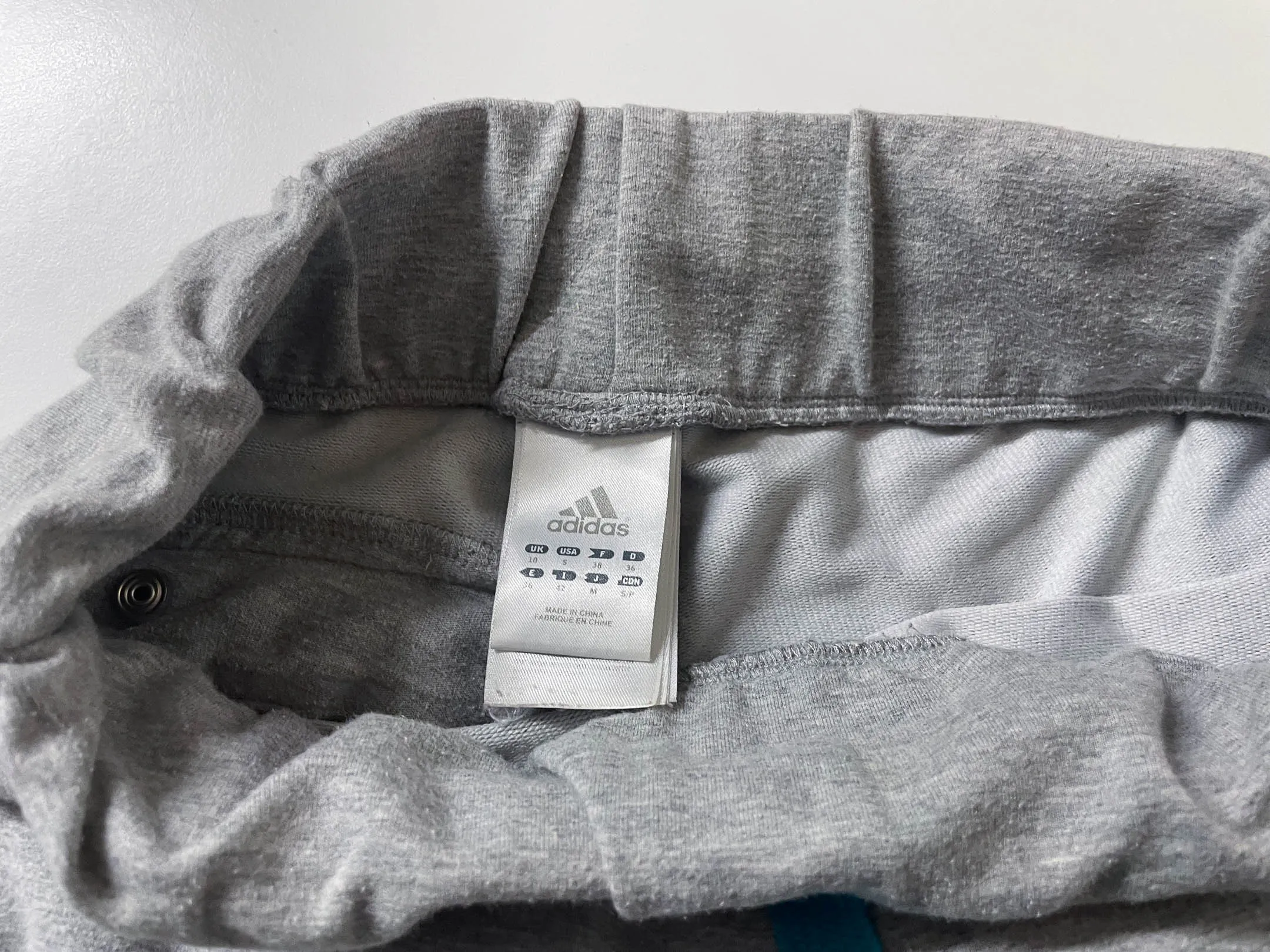 Vintage Adidas women's grey sweat pant UK 10| L 29 W 26| SKU 3978