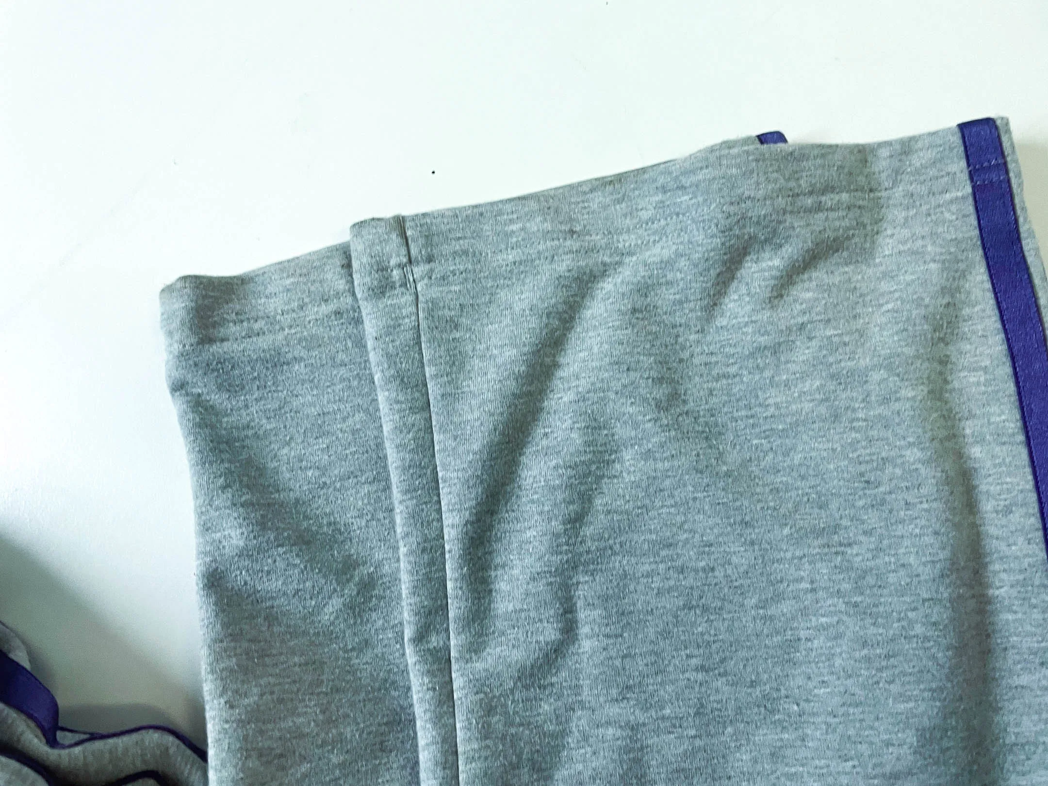 Vintage Adidas women's grey sweat pant UK 10| L 29 W 26| SKU 3978